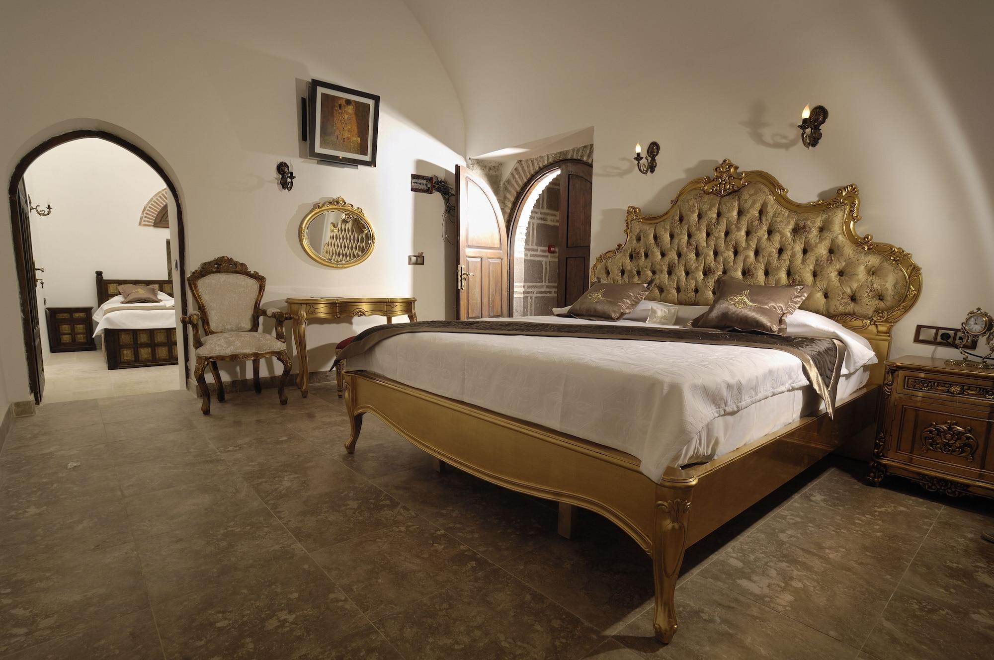 Cesme Kanuni Kervansaray Historical Hotel Quarto foto