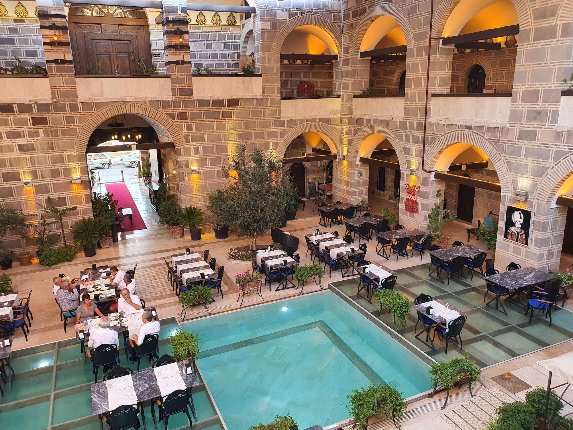 Cesme Kanuni Kervansaray Historical Hotel Exterior foto