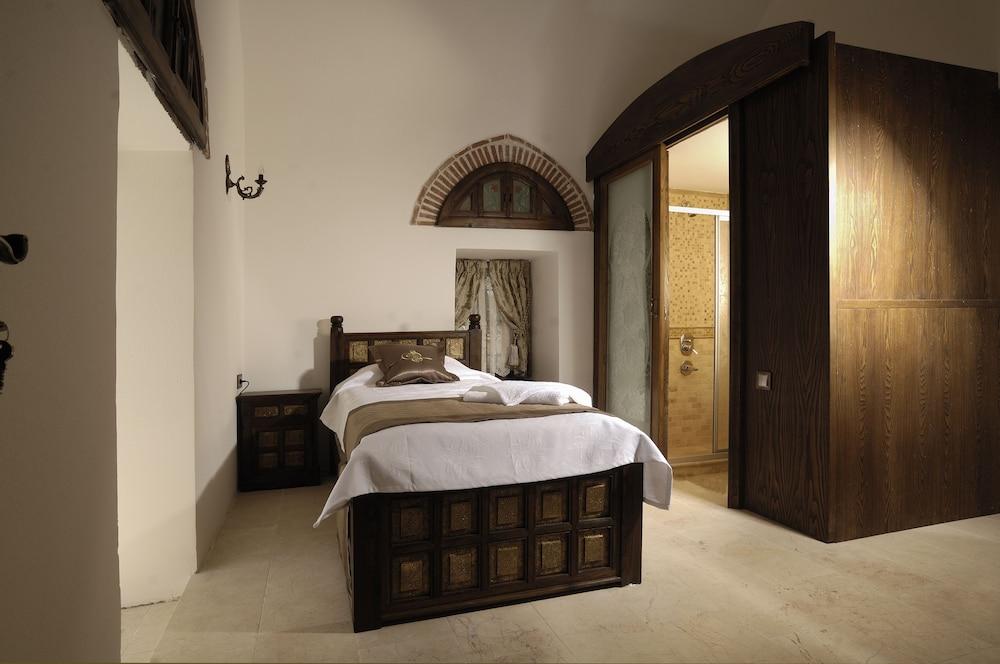 Cesme Kanuni Kervansaray Historical Hotel Exterior foto