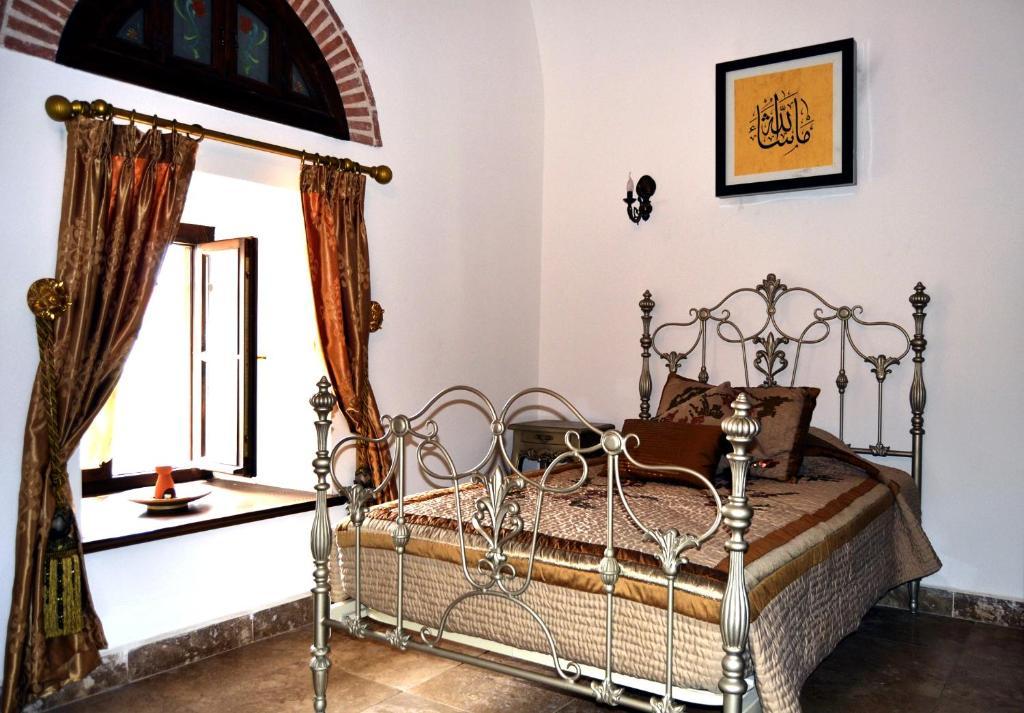 Cesme Kanuni Kervansaray Historical Hotel Quarto foto