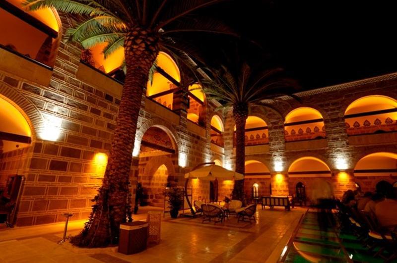 Cesme Kanuni Kervansaray Historical Hotel Exterior foto